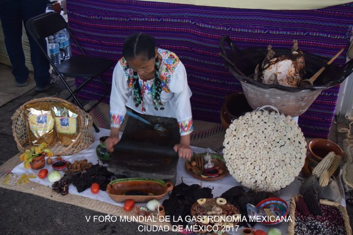 molcajete-mole